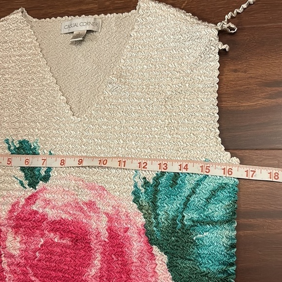 CASUAL CORNER Crimped Sleeveless Floral Blouse size Large - Picture 8 of 9